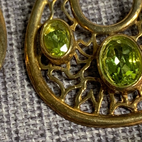 Dangling Tear Drop Earrings with Green Stones - Picture 4 of 8